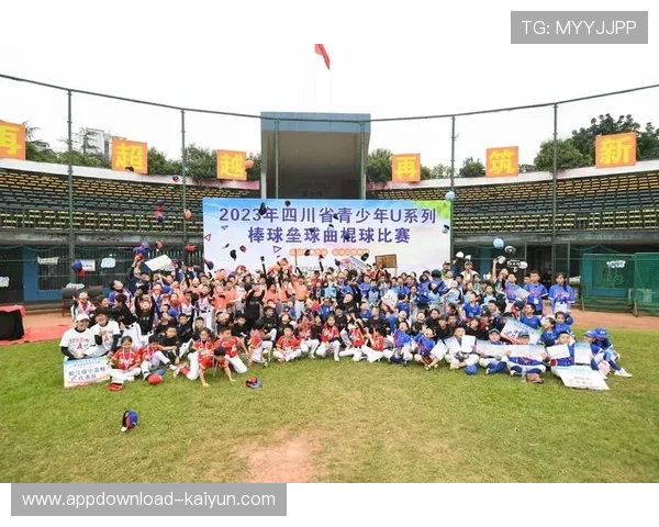 专业医疗团队全程值守 为垒球赛事筑牢安全防线