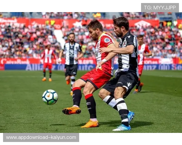 塞维利亚主场迎战赫罗纳，保级生死战因风暴延期至周日